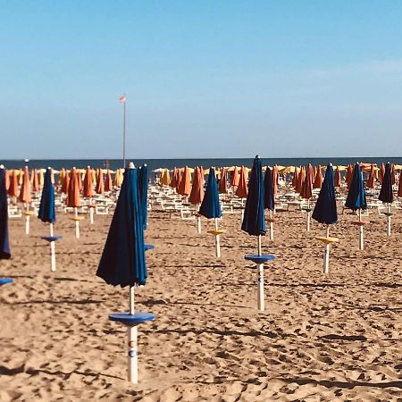 Nuovo Fronte Spiaggia, Terrazza Sul Mare E Piscina Lignano Sabbiadoro Eksteriør bilde